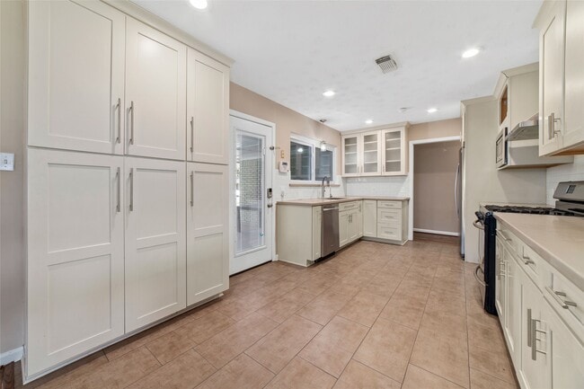 Building Photo - 10627 Moonlight Dr