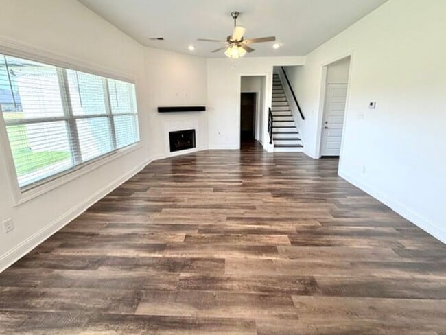 Photo - Now Leasing a spacious 5-bedroom 3 bath home in Olive Branch @ Southbranch.