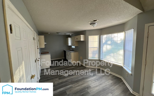Building Photo - 1090 Cambrain Dr