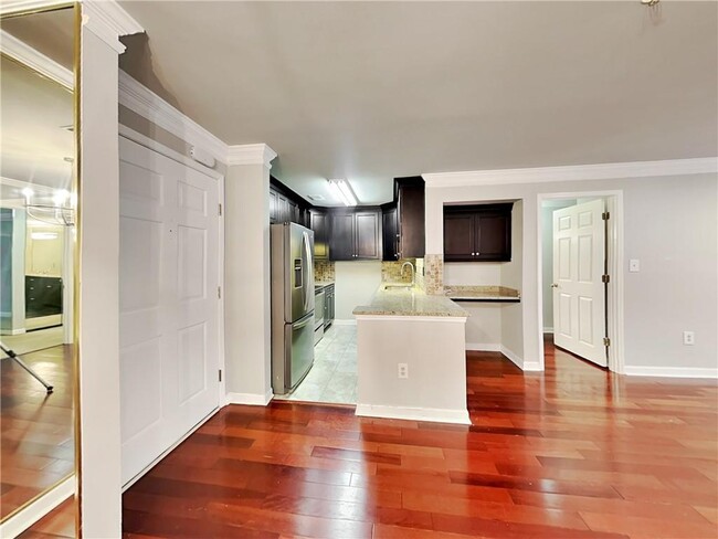 Foto del edificio - 3201 Lenox Rd NE