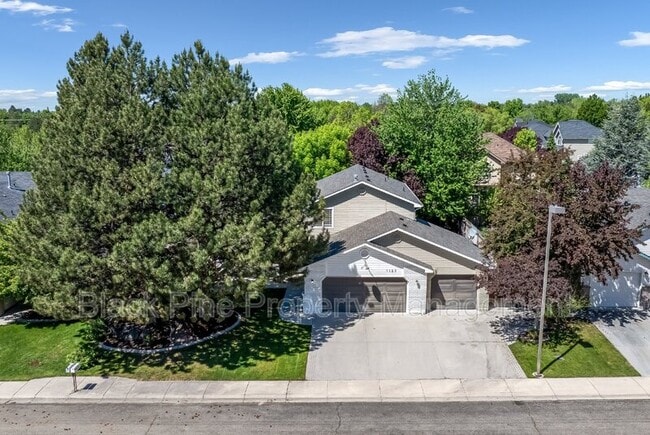 Building Photo - 1127 N Echohawk Way