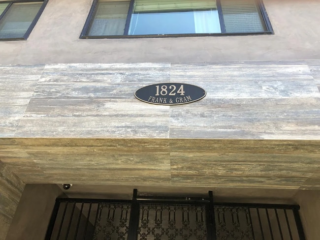 Building Photo - 1824 N Gramercy Pl