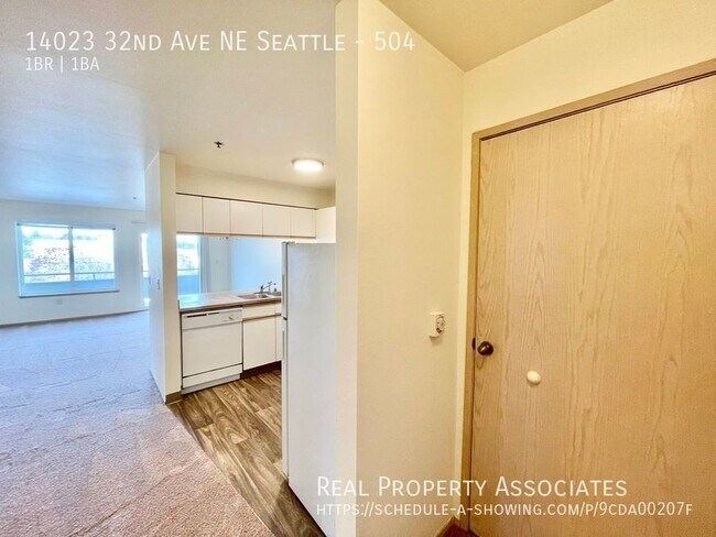 Foto del edificio - Spacious Top Floor 1-Bedroom/1-Bathroom! *...