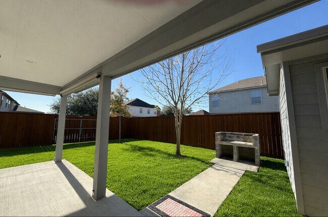 Building Photo - 16015 Youpon Valley Dr