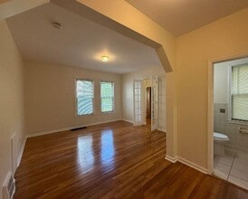 Building Photo - 70 Holbrook
