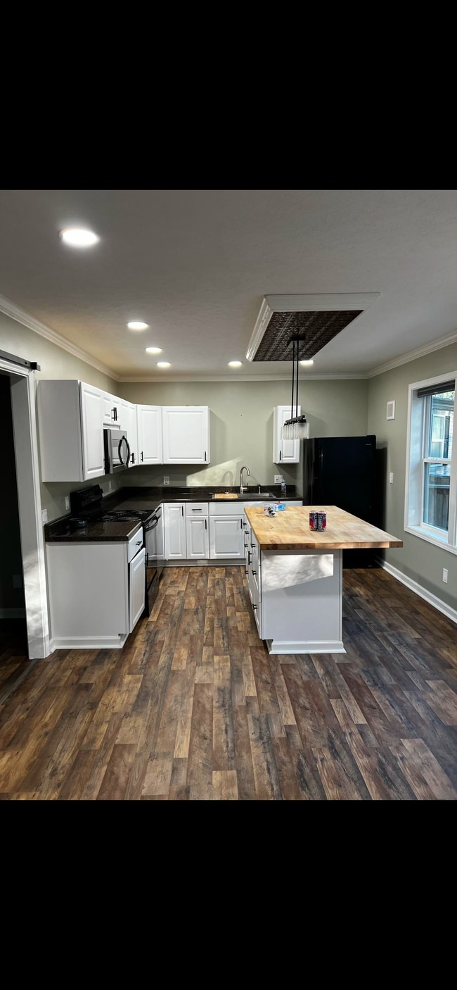Building Photo - 289 Fox Trl