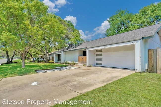 4 br, 2 bath House 4402 Balcones Woods Dr. House for
