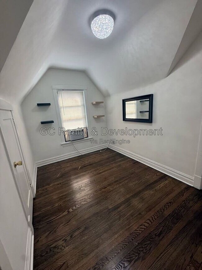 Foto del edificio - 5709 W Dakin St
