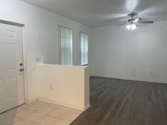 Foto del edificio - 6474 W Sample Rd
