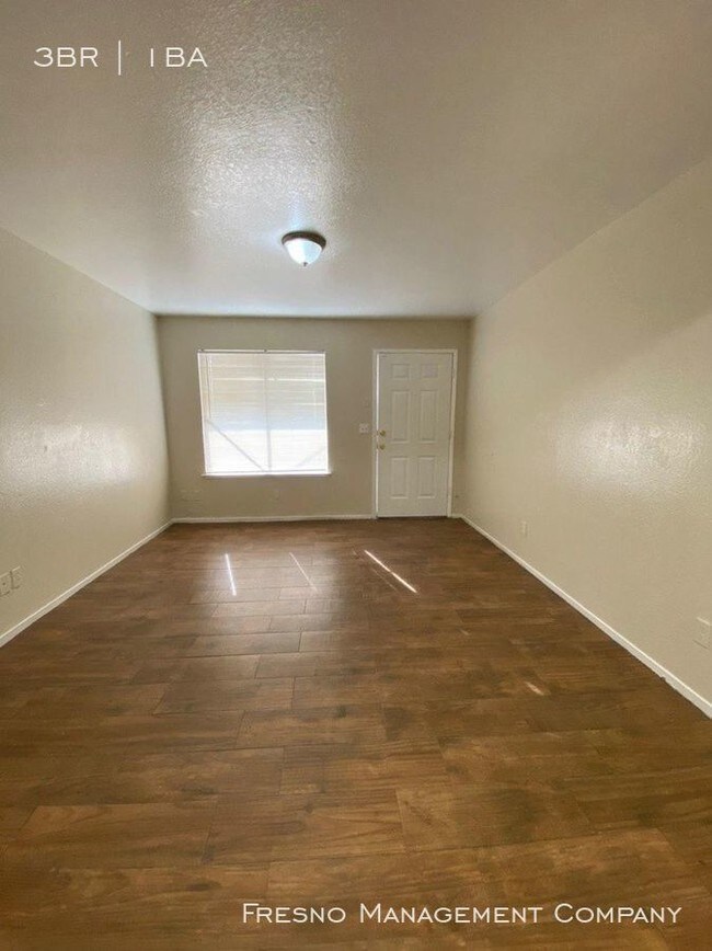 Building Photo - 3 Bedroom Apartment Now Available!