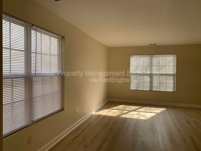 Building Photo - 5611 Sojourn Dr