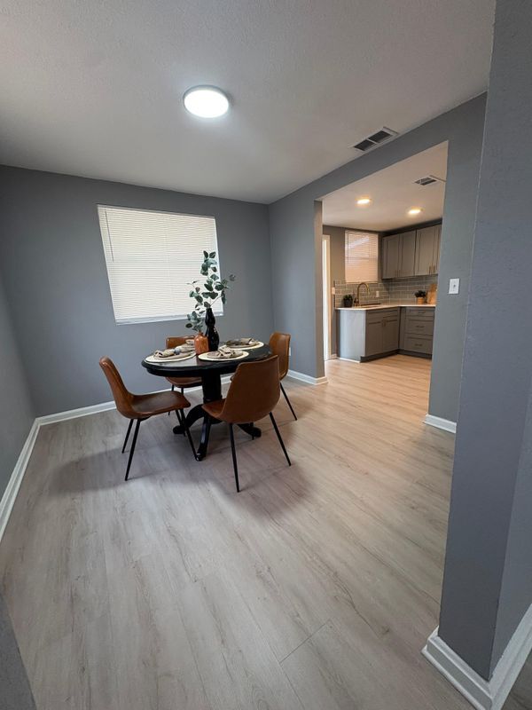 Foto del edificio - 3152 Belden Cir