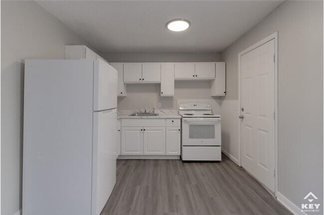 Building Photo - 2939 Salina Ct