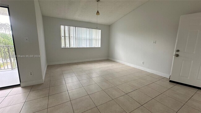 Foto del edificio - 520 S Park Rd