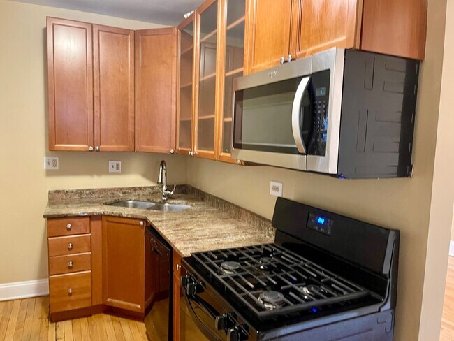 Foto del edificio - 6318 N Mozart St