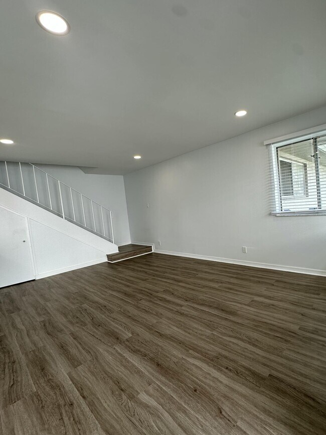 Foto del edificio - 103 E Tiffany Dr