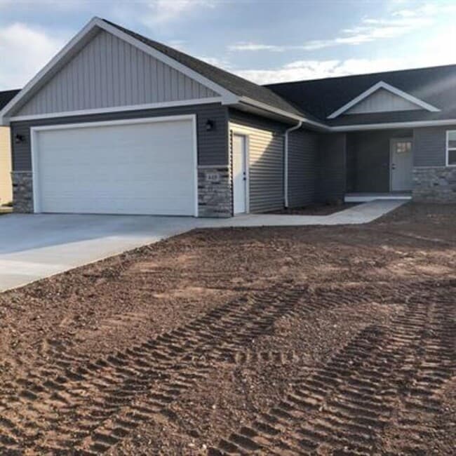 Building Photo - 449/451 Longwood Lane - 451