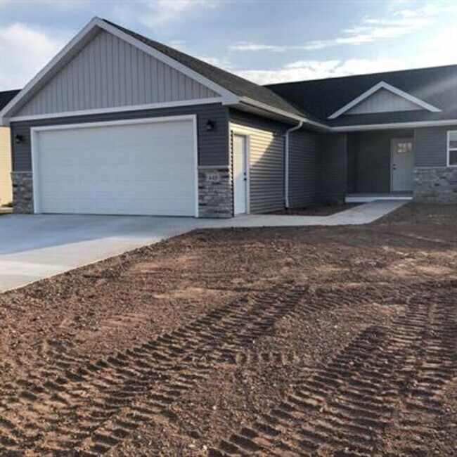 Foto del edificio - 449/451 Longwood Lane - 451