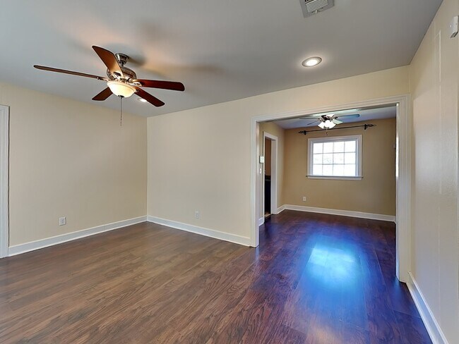 Building Photo - 4301 Arden Pl
