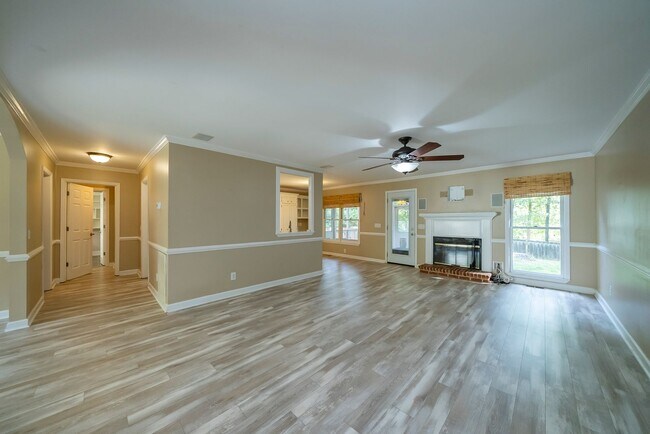 Foto del edificio - This delightful 4 bedroom, 3 bathroom home!