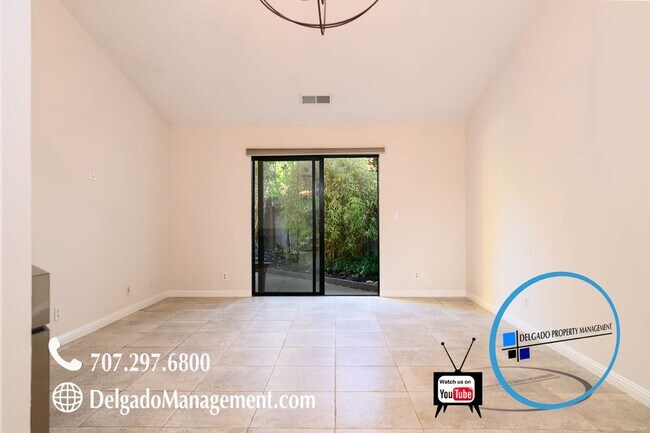 Foto del edificio - Large two bedroom, two bath home located in The Village available now!