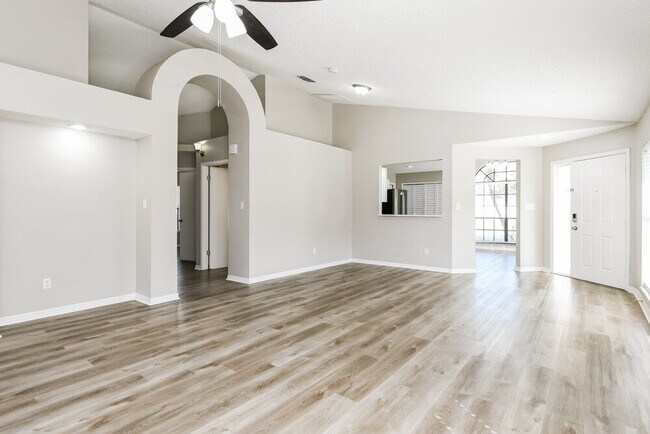 Building Photo - 5514 Deepdale Dr