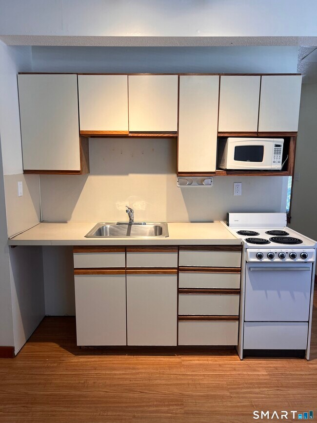 Foto del edificio - 49 Ledyard Ave