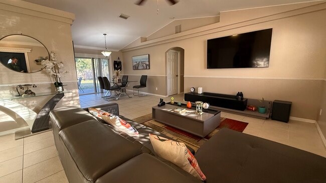 Foto del edificio - 3647 SW Ballweg St