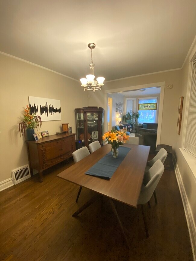 Foto del edificio - 3620 N Ashland Ave