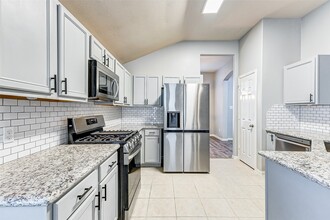 Building Photo - 25331 Clover Ranch Dr
