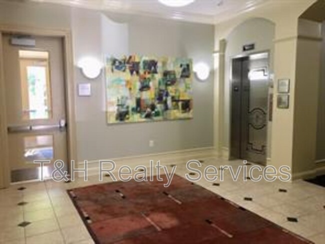 Foto del edificio - 450 E Ohio St