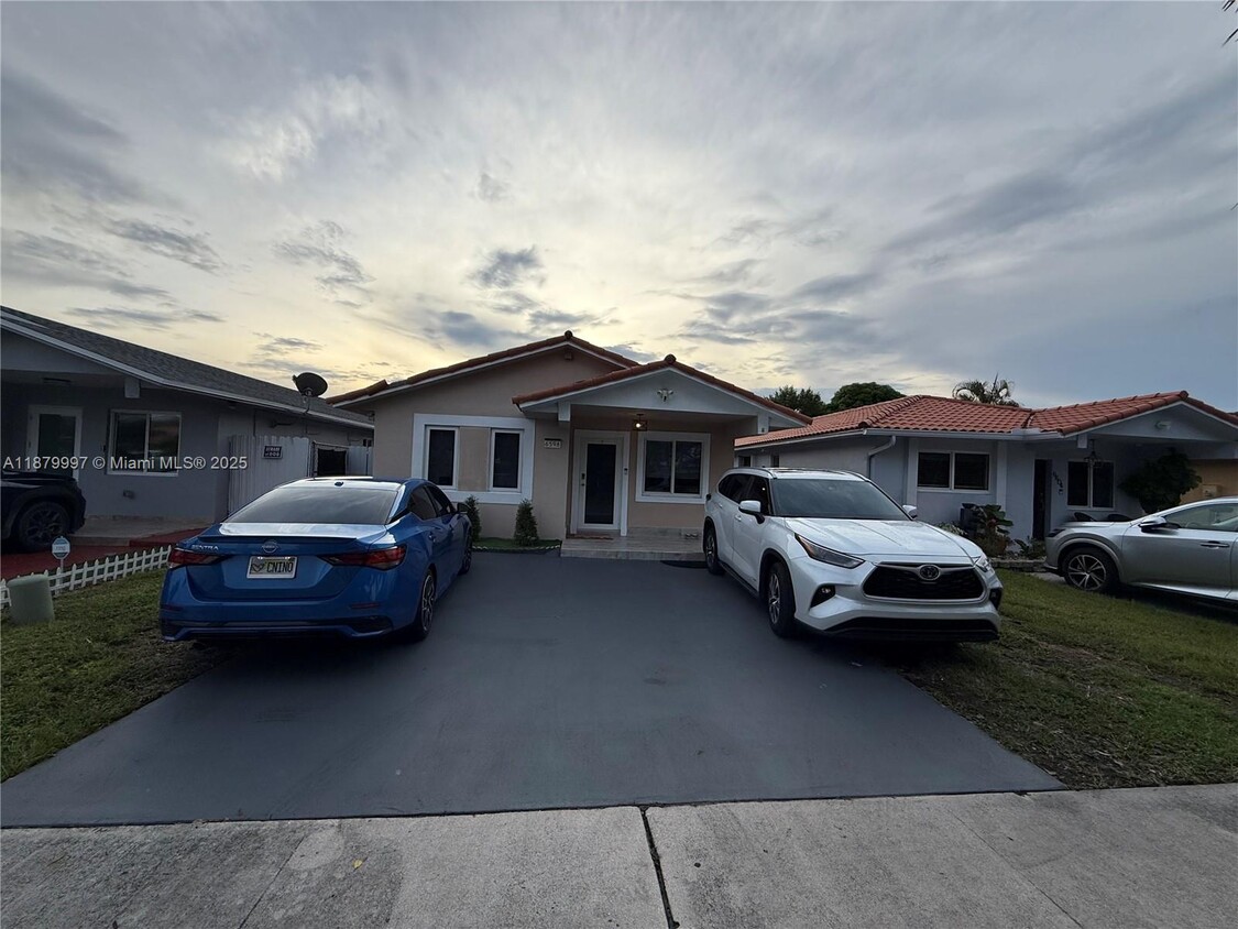 Foto principal - 6598 W 22nd Ct