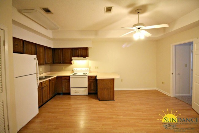 Building Photo - Quaint 2 Bedroom Home in Fort Walton