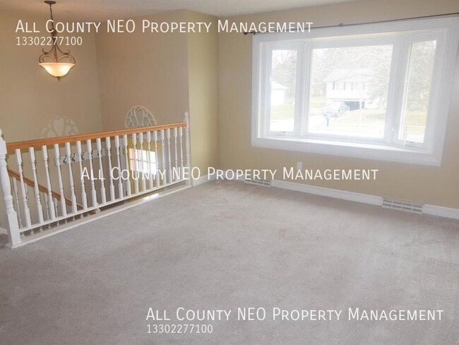 Building Photo - 4 Bedroom in Twinsburg! Available today!
