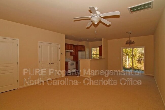 Building Photo - 7364 Gallery Pointe Ln