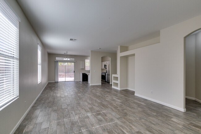 Foto del edificio - Beautifully updated 3-bedroom home offerin...