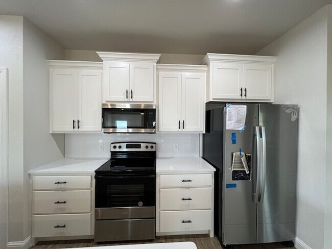 Building Photo - 142 Pedernales