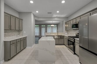 Building Photo - 23 Alderon Woods Pl