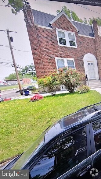 Building Photo - 5451 Howland St