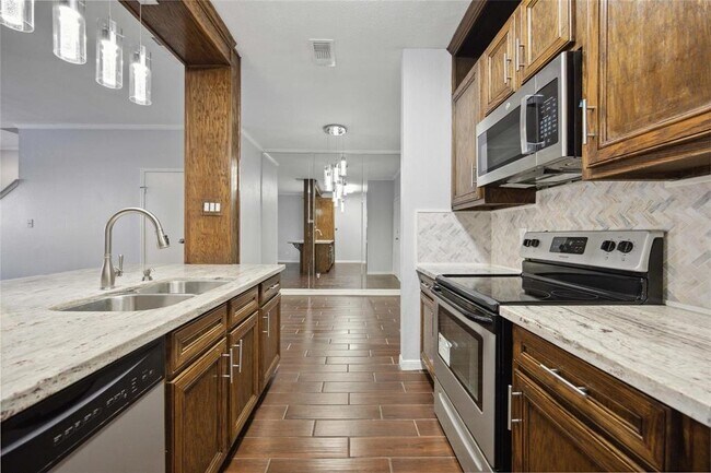 Building Photo - 9850 Pagewood Ln