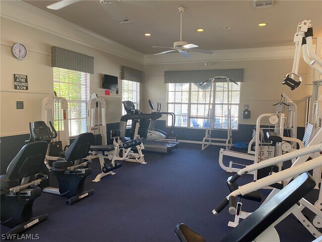 Foto del edificio - 10103 Spyglass Hill Ln