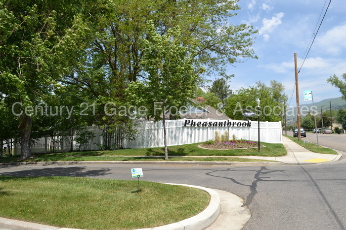 Foto principal - Updated 2 Bedroom Townhouse