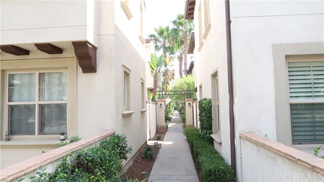 Foto del edificio - 731 E Valencia St