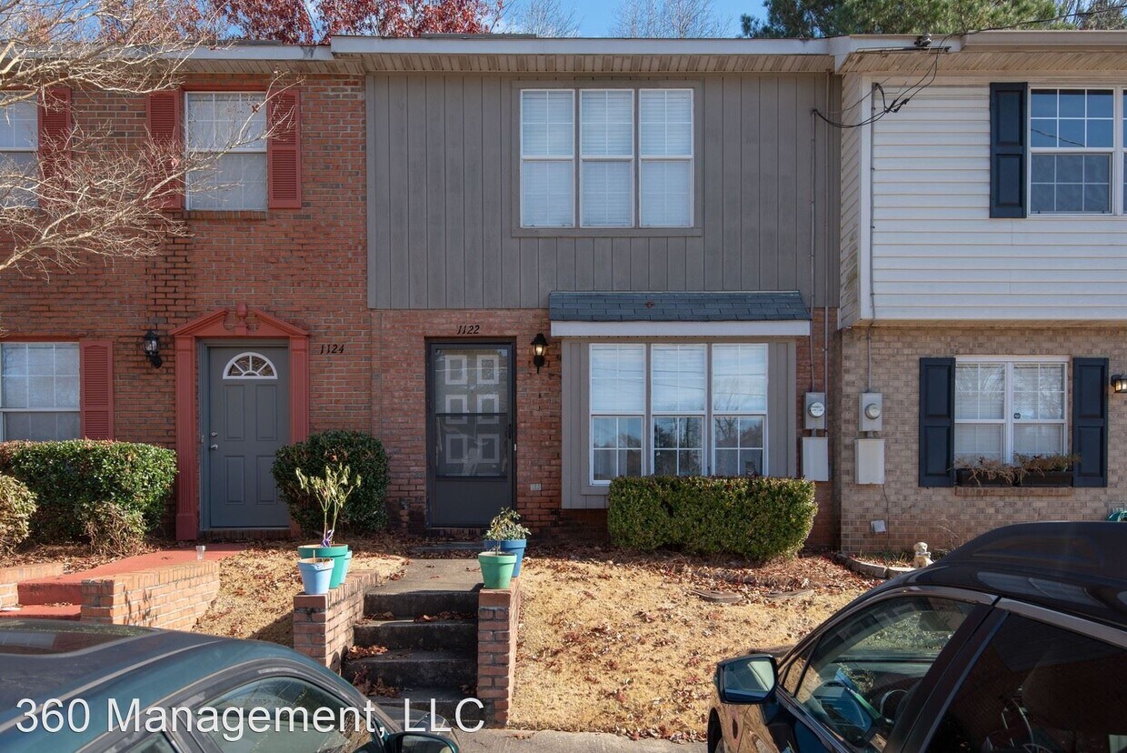 2 br, 1.5 bath House 1122 Chinook St House Rental in Auburn, AL