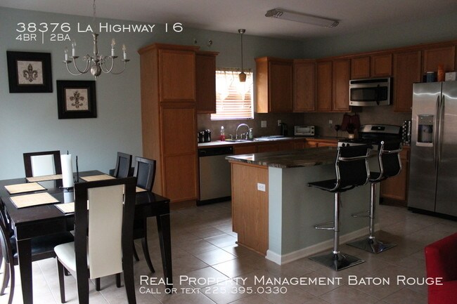 Building Photo - Home in Watson!