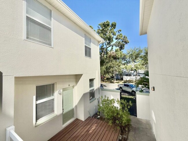 Foto del edificio - 724 4th Ave
