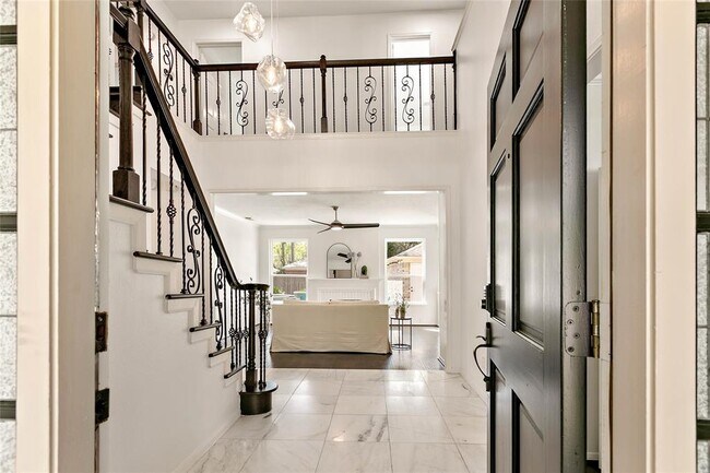 Foto del edificio - 304 E Golden Arrow Cir