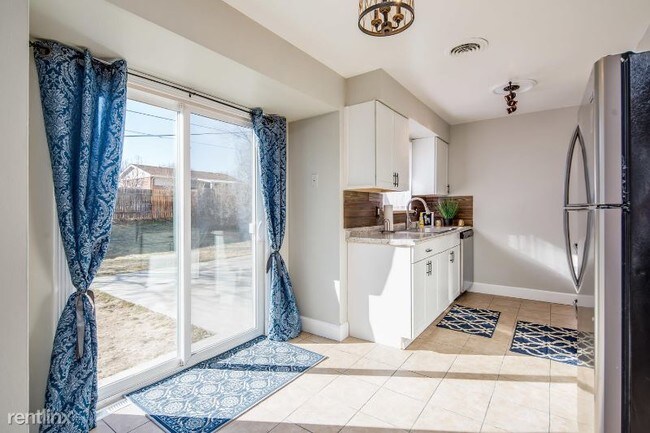 Foto del edificio - 4 br, 2 bath House - 1170 W. 102nd place