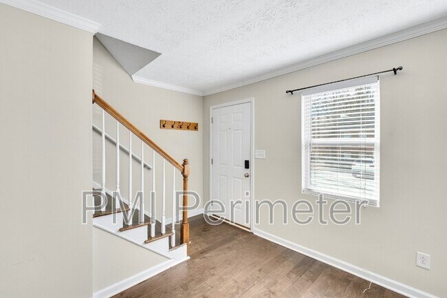 Foto del edificio - 245 Winding River Dr