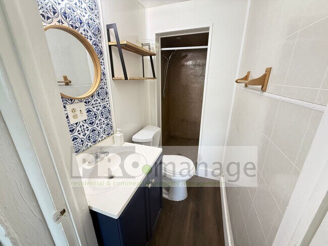 Foto del edificio - 233 E 1st St